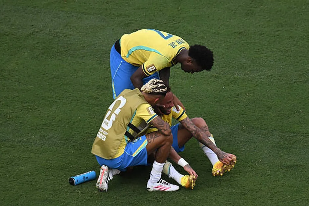 Neymar bật khóc trong ngày Brazil gục ngã trước Na Uy, khép lại giấc mơ World Cup- Ảnh 1. Neymar bật khóc trong ngày Brazil gục ngã trước Na Uy, khép lại giấc mơ World Cup- Ảnh 1.