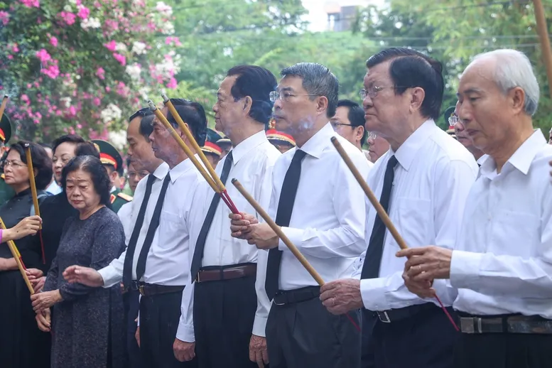 Khẩn trương t&igrave;m kiếm h&agrave;i cốt liệt sĩ tại C&ocirc;ng vi&ecirc;n L&ecirc; Thị Ri&ecirc;ng, Thủ tướng k&ecirc;u gọi chung tay cung cấp th&ocirc;ng tin- Ảnh 1.