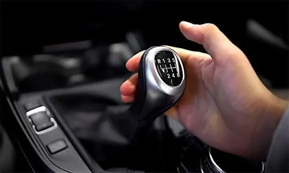 Lái xe số sàn có giúp đầu óc minh mẫn hơn?- Ảnh 1. Lái xe số sàn có giúp đầu óc minh mẫn hơn?- Ảnh 1.