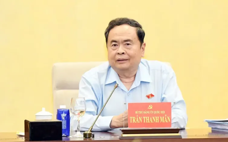 Ủy viên Bộ Chính trị, Bí thư Đảng ủy Quốc hội, Chủ tịch Quốc hội Trần Thanh Mẫn phát biểu tại hội nghị (Ảnh: Nhân Dân)