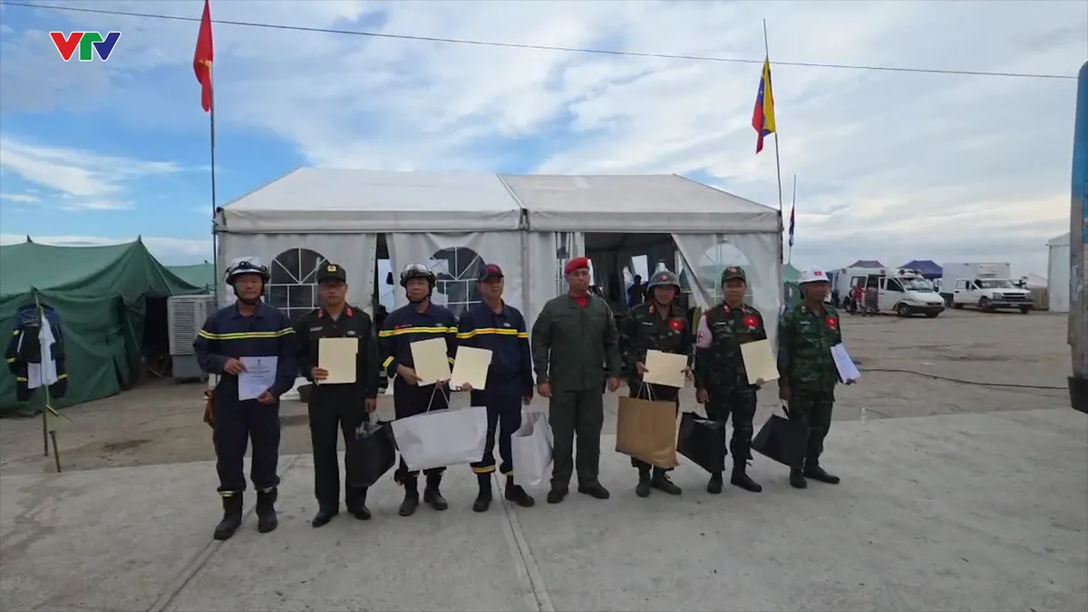 Đoàn CNCH Việt Nam được trao Huy chương “Anh hùng Venezuela” - Ảnh 3.