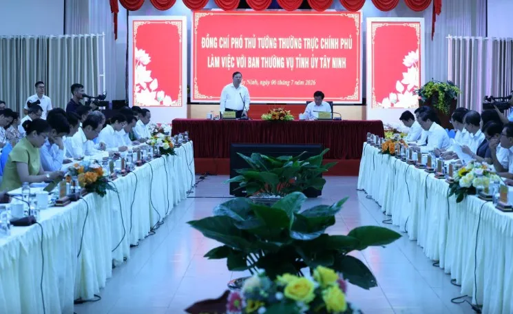 Tập trung tháo gỡ khó khăn cho Tây Ninh để duy trì tăng trưởng hai con số
- Ảnh 1.