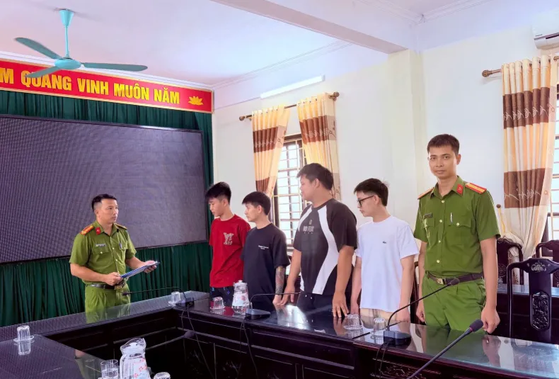 Khởi tố nhóm đối tượng thu thập, mua bán trái phép 117 tài khoản ngân hàng của học sinh - Ảnh 1.