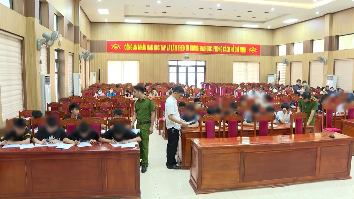 Thanh Hoá: Gia tăng thanh thiếu niên vi phạm trật tự giao thông- Ảnh 5. Thanh Hoá: Gia tăng thanh thiếu niên vi phạm trật tự giao thông- Ảnh 5.