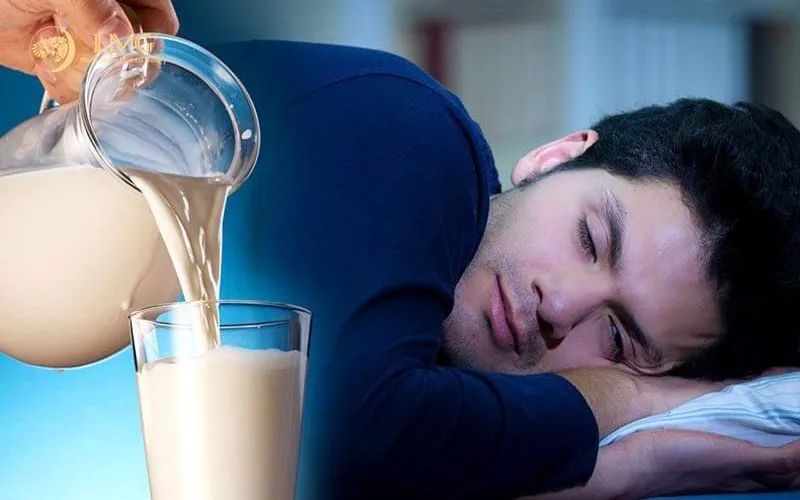 Uống 1 cốc sữa tươi trước khi ngủ có lợi gì? Chuyên gia chỉ ra 7 tác động tích cực với sức khỏe- Ảnh 1. Uống 1 cốc sữa tươi trước khi ngủ có lợi gì? Chuyên gia chỉ ra 7 tác động tích cực với sức khỏe- Ảnh 1.