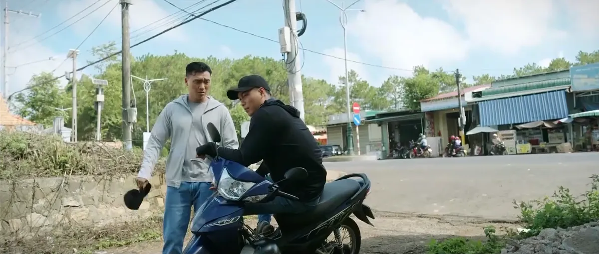 Trời cao nguyên xanh - Tập 2: Lần ra kế hoạch đánh bom của tổ chức nhà nước tự trị- Ảnh 4.