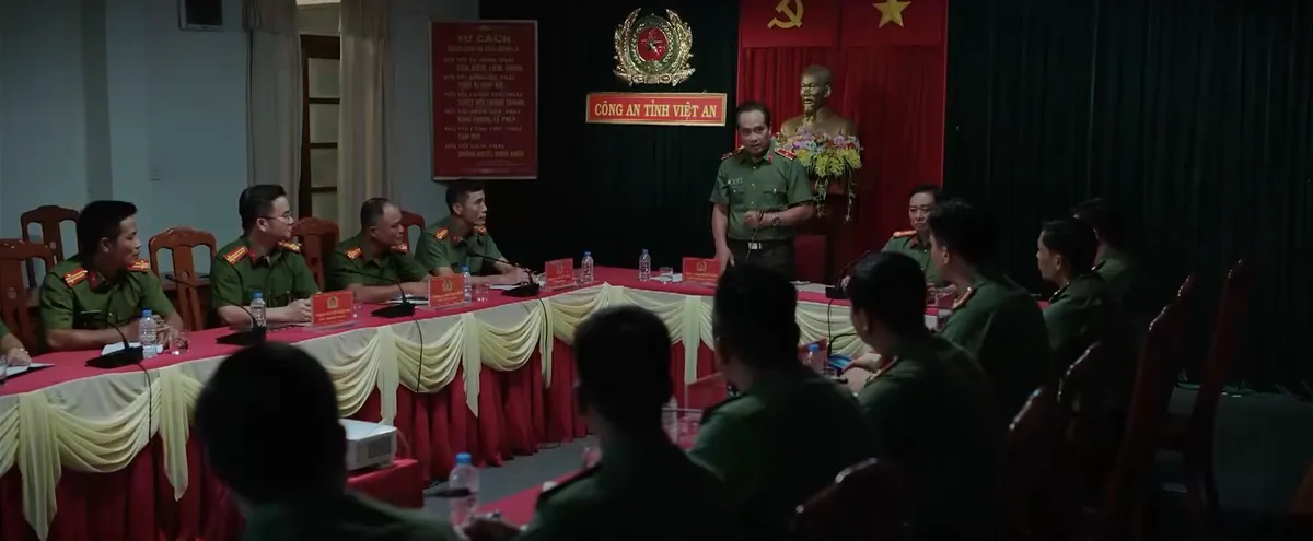 Trời cao nguyên xanh - Tập 2: Lần ra kế hoạch đánh bom của tổ chức nhà nước tự trị- Ảnh 12.