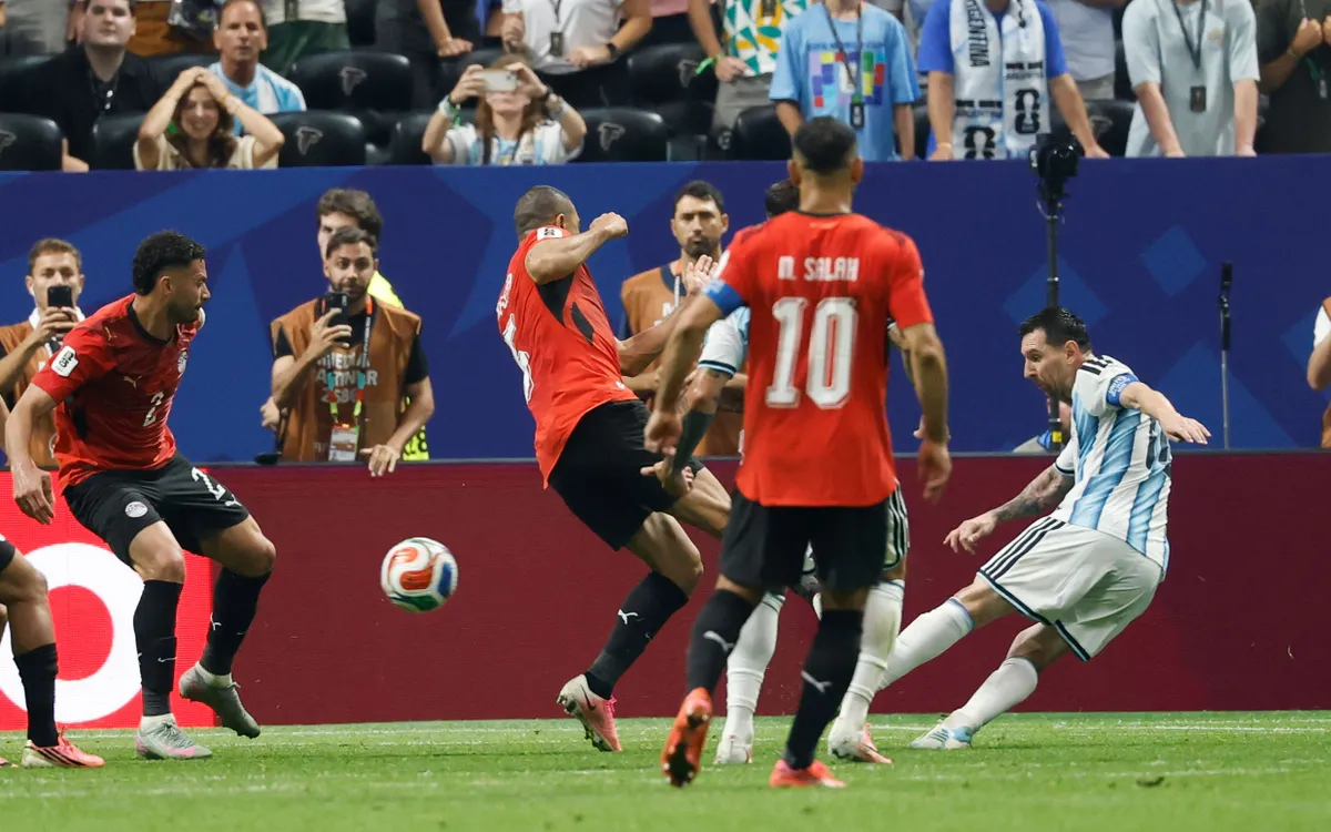 B&igrave;nh luận FIFA World Cup 2026&trade;: Bản lĩnh của nh&agrave; Vua trong trận đấu đi&ecirc;n rồ nhất lịch sử World Cup - Ảnh 2.