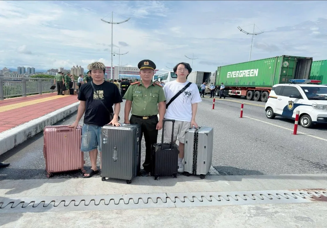 34 người nước ngoài bị dụ dỗ sang Việt Nam làm việc cho đường dây lừa đảo - Ảnh 1.