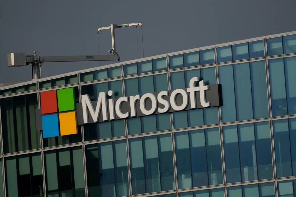 Microsoft cắt giảm 4.800 việc làm, tái cơ cấu Xbox - Ảnh 1.