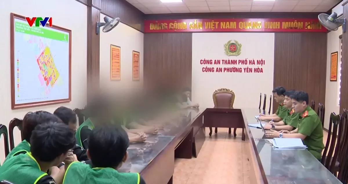 Triệt phá đường dây trồng cần sa tại nhà ngay giữa Thủ đô - Ảnh 4.