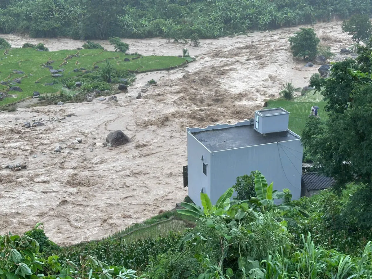 Lai Châu: Bộ đội Biên phòng giúp dân khắc phục hậu quả mưa lớn - Ảnh 3.
