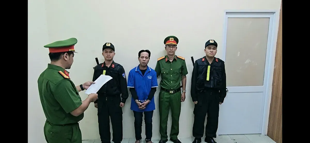 Phá án thần tốc vụ thi thể trong bao tải ở TP.HCM: Nghi phạm sa lưới sau vài giờ xác định danh tính nạn nhân- Ảnh 1. Phá án thần tốc vụ thi thể trong bao tải ở TP.HCM: Nghi phạm sa lưới sau vài giờ xác định danh tính nạn nhân- Ảnh 1.