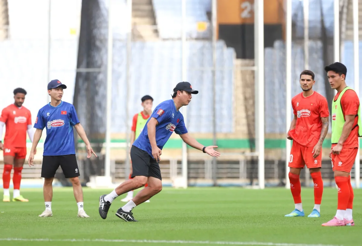 Tuyển Việt Nam khởi đầu AFF Cup 2026 trên đất Thái Lan, quyết tâm bảo vệ ngôi vô địch- Ảnh 1. Tuyển Việt Nam khởi đầu AFF Cup 2026 trên đất Thái Lan, quyết tâm bảo vệ ngôi vô địch- Ảnh 1.