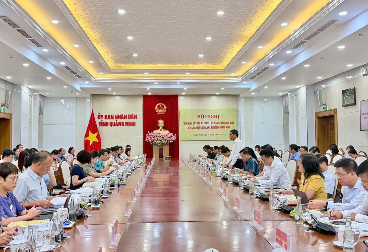 Quảng Ninh: Bước tiến mới trên lộ trình trở thành thành phố trực thuộc Trung ương- Ảnh 1.