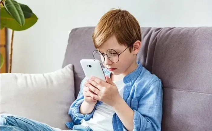EU đề nghị Pháp sửa dự luật cấm trẻ dưới 15 tuổi sử dụng mạng xã hội- Ảnh 1. EU đề nghị Pháp sửa dự luật cấm trẻ dưới 15 tuổi sử dụng mạng xã hội- Ảnh 1.