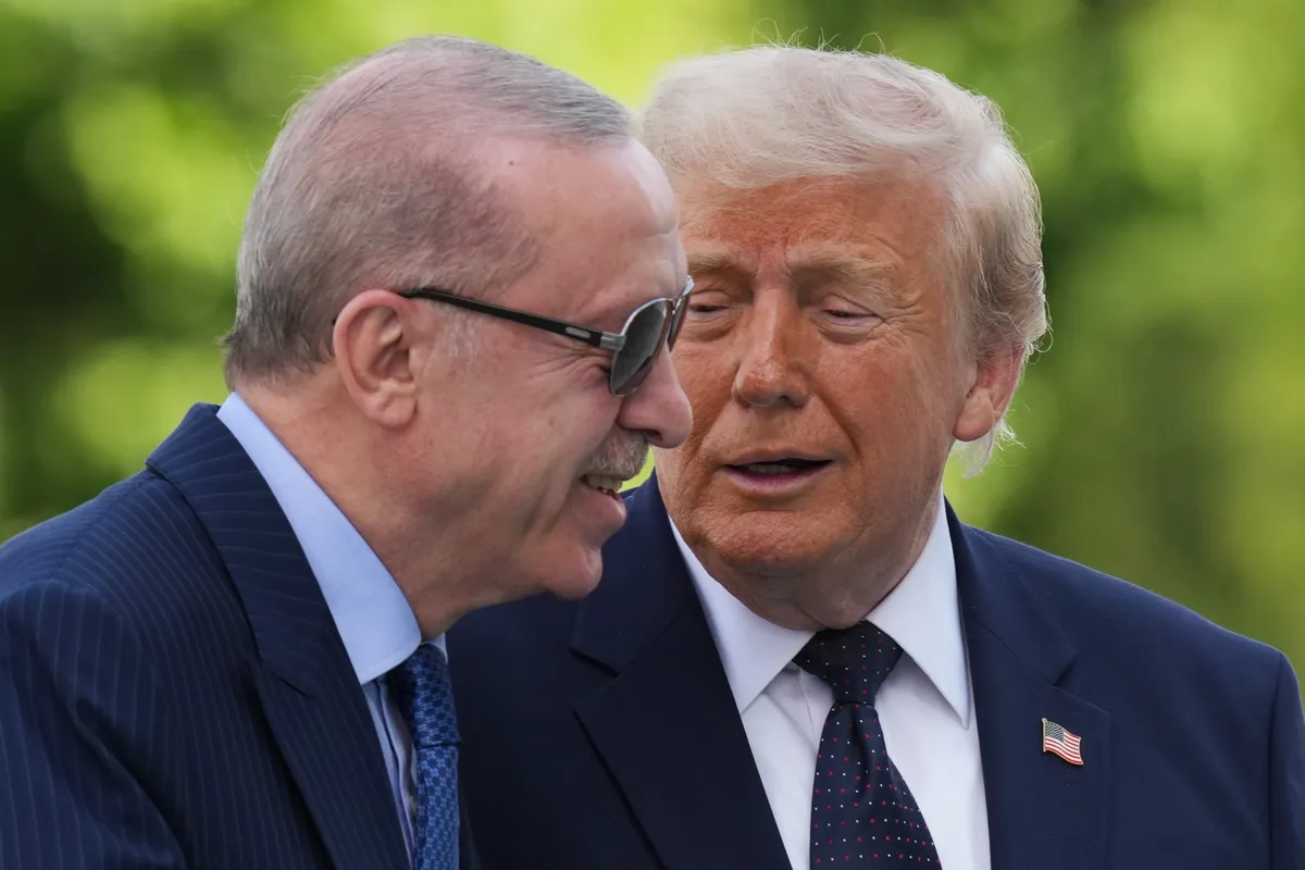 NATO và Mỹ công bố loạt thỏa thuận quốc phòng mới - Ảnh 1.