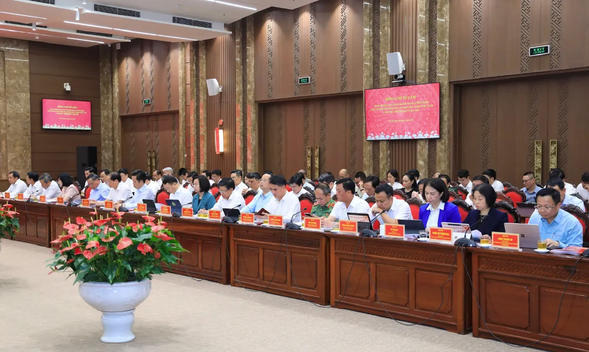 Tổng B&iacute; thư, Chủ tịch nước T&ocirc; L&acirc;m: H&agrave; Nội phải tạo đột ph&aacute; trong 6 th&aacute;ng cuối năm để đạt mục ti&ecirc;u tăng trưởng - Ảnh 4.