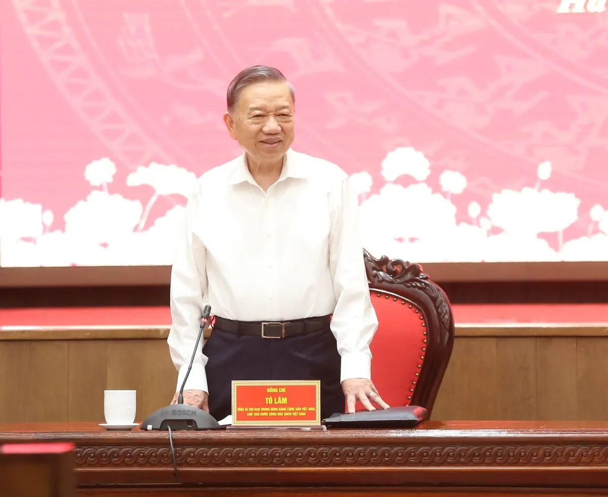 Tổng Bí thư, Chủ tịch nước Tô Lâm: Hà Nội phải tăng trưởng nhanh hơn, nhưng chất lượng phát triển phải tốt hơn - Ảnh 1.