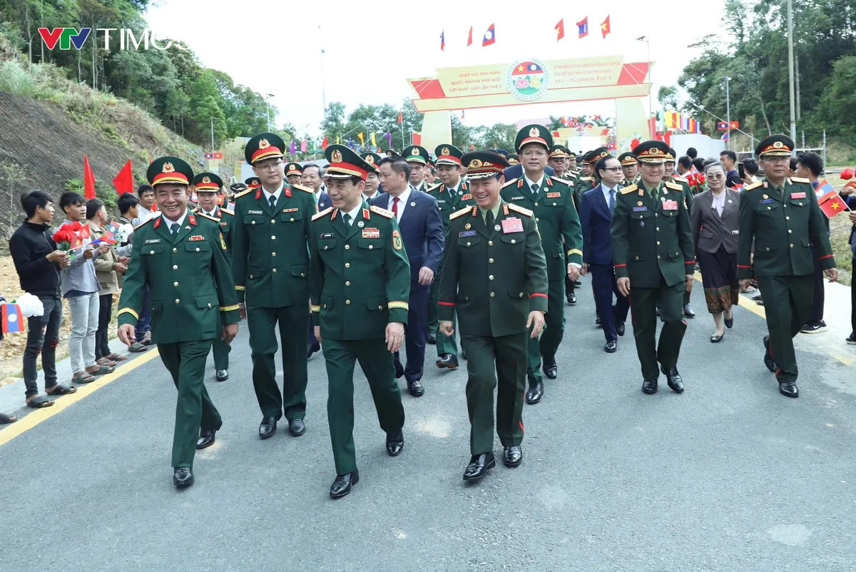 Khai mạc Giao lưu hữu nghị quốc ph&ograve;ng bi&ecirc;n giới Việt Nam - L&agrave;o lần thứ 3 - Ảnh 4.
