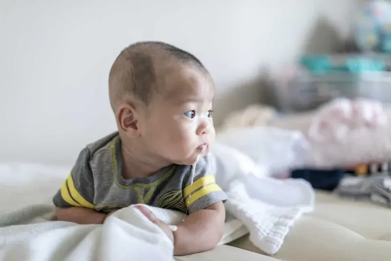 Phân biệt ọc sữa và nôn ở trẻ sơ sinh: Dấu hiệu cha mẹ không nên bỏ qua- Ảnh 1. Phân biệt ọc sữa và nôn ở trẻ sơ sinh: Dấu hiệu cha mẹ không nên bỏ qua- Ảnh 1.