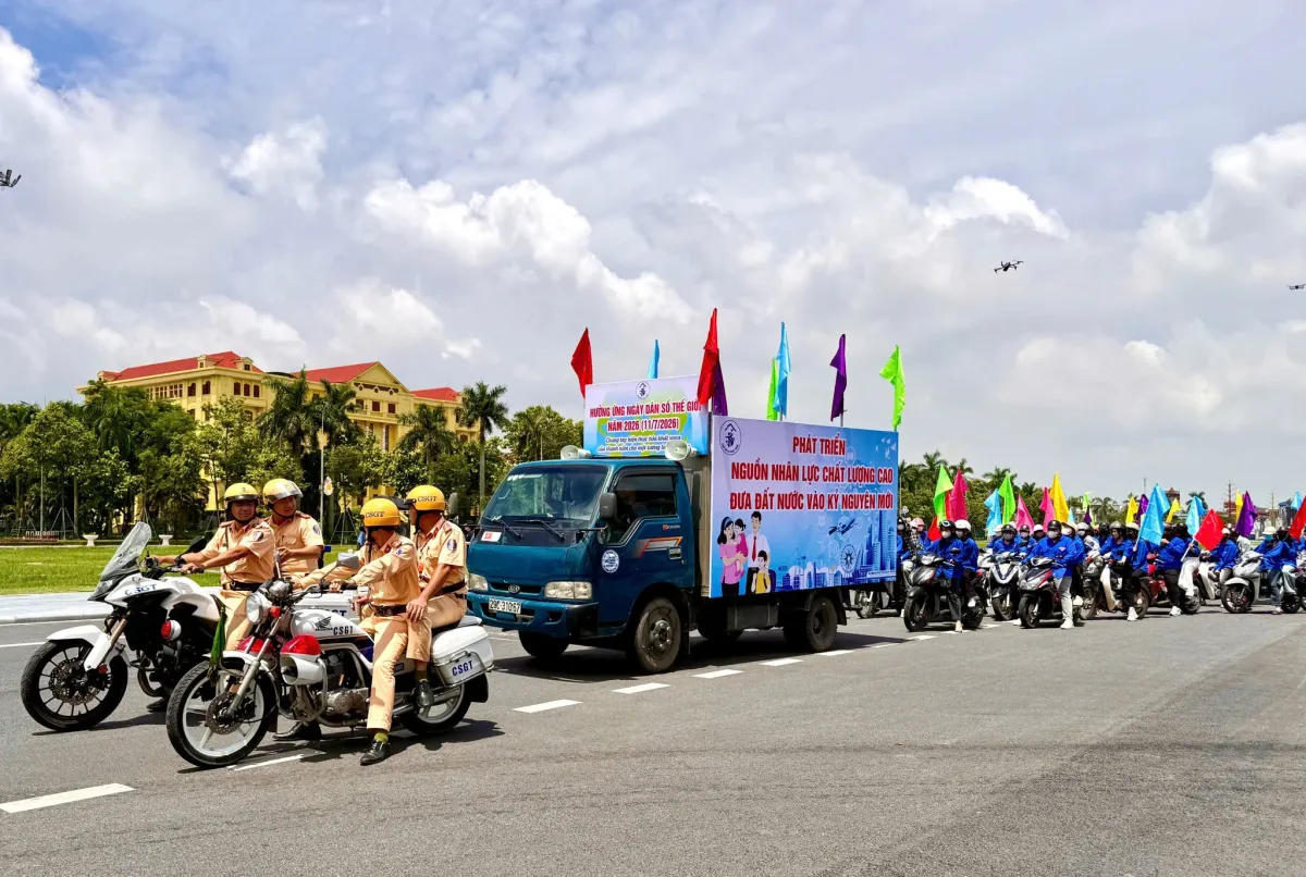 Đồng hành cùng thanh niên vì tương lai dân số bền vững - Ảnh 1.