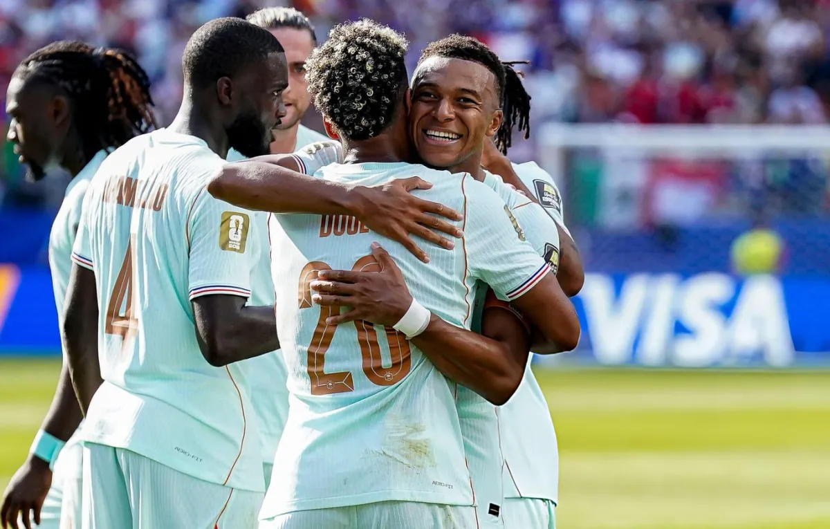 Với chiến thắng 2-0 tuyển Pháp vượt Morocco để giành vé vào bán kết World Cup 2026- Ảnh 1. Với chiến thắng 2-0 tuyển Pháp vượt Morocco để giành vé vào bán kết World Cup 2026- Ảnh 1.