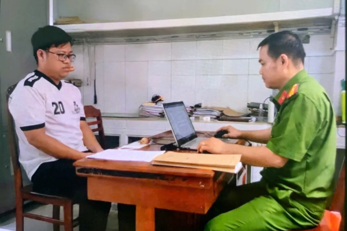 Tin lời "chạy việc", nam thanh niên mất hơn 1,3 tỷ đồng vẫn không xin được việc- Ảnh 1. Tin lời "chạy việc", nam thanh niên mất hơn 1,3 tỷ đồng vẫn không xin được việc- Ảnh 1.