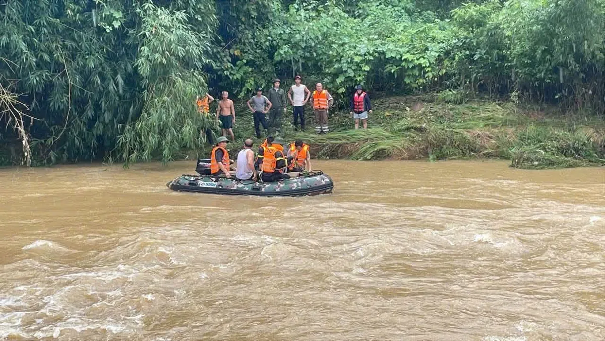 Đ&atilde; t&igrave;m thấy thi thể ch&aacute;u b&eacute; 12 tuổi bị nước cuốn tr&ocirc;i tại Th&aacute;i Nguy&ecirc;n - Ảnh 1.