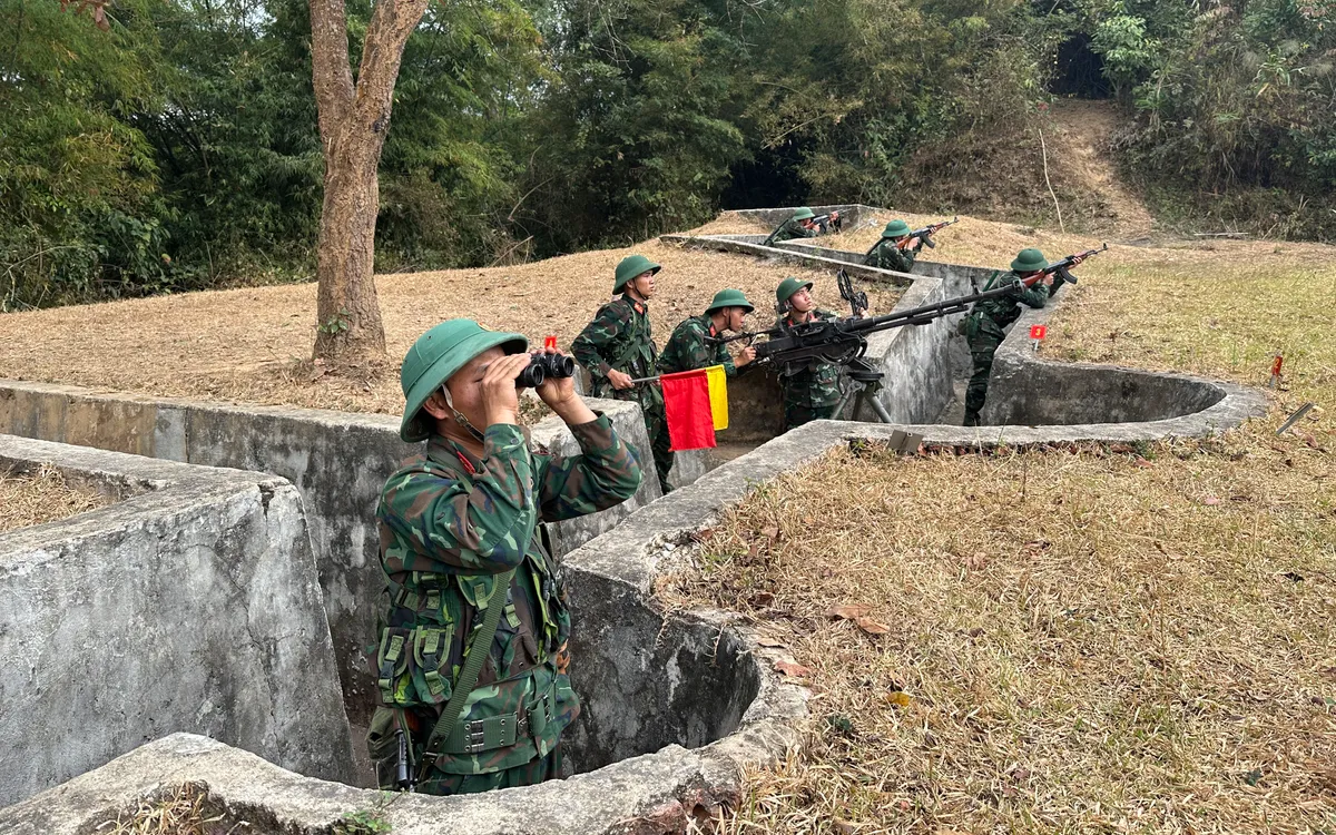 Khẩu đội súng máy phòng không 12,7mm thường trực SSCĐ trong mọi tình huống. Ảnh: Đức Hạnh