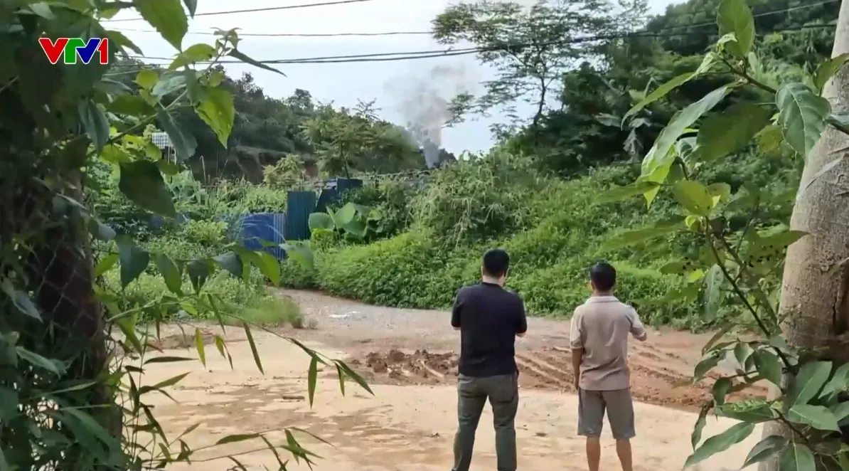 Xưởng đúc nhôm tái chế ở Thái Nguyên xả khói đen ra môi trường, mùi khét bủa vây khu dân cư - Ảnh 2.