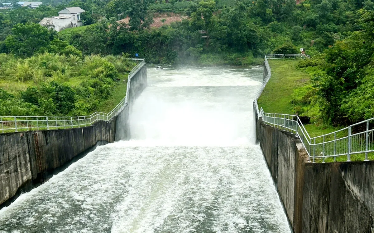 Vận hành điều tiết hồ chứa thủy điện Trung Sơn ứng phó mưa lũ trên lưu vực sông Mã - Ảnh 2.