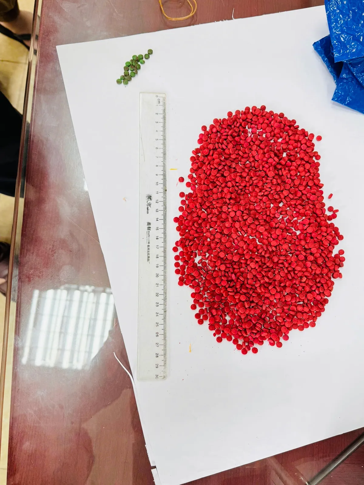 Bắt giữ 4 đối tượng, thu 11.600 viên ma túy tổng hợp trong đường dây liên tỉnh- Ảnh 2.
