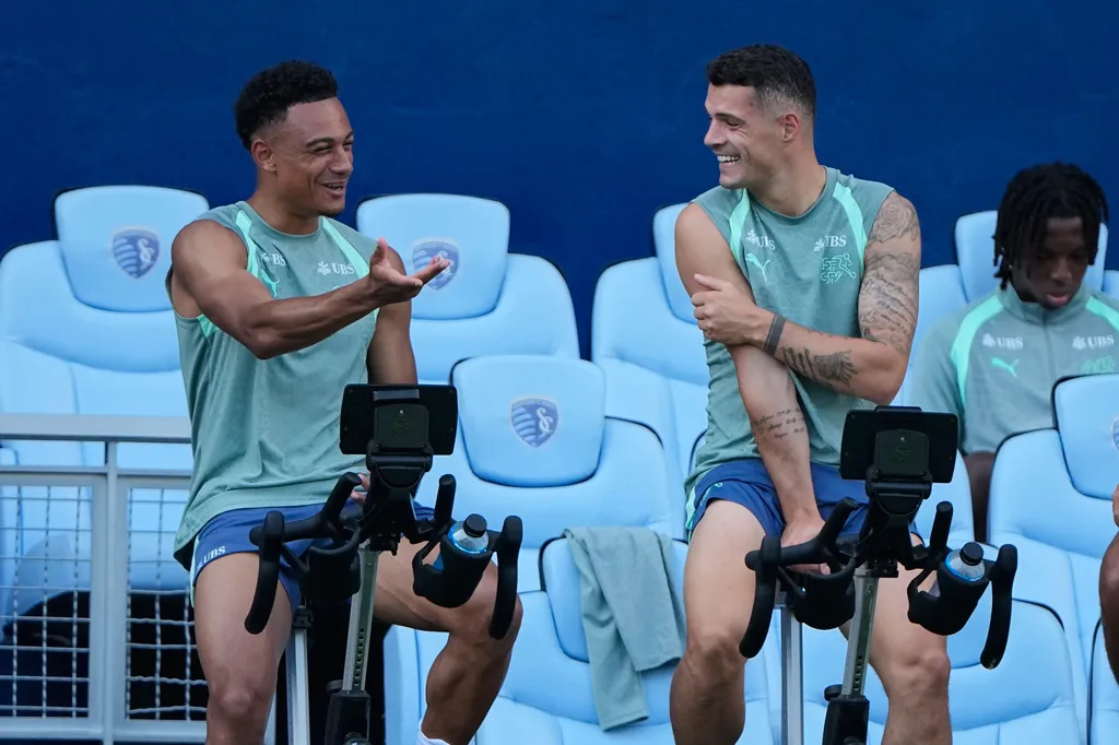 Tuyển Thụy Sĩ sẽ cố gắng không cho Messi quá nhiều khoảng trống - Ảnh 1.