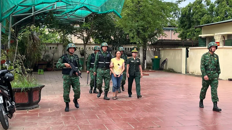 Bóc gỡ thành công đường dây mua bán người - Ảnh 2.
