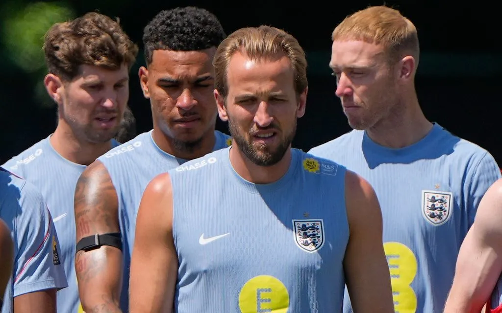 Harry Kane trong một buổi tập trước trận Anh đối đầu với Na Uy. (Ảnh: AP)