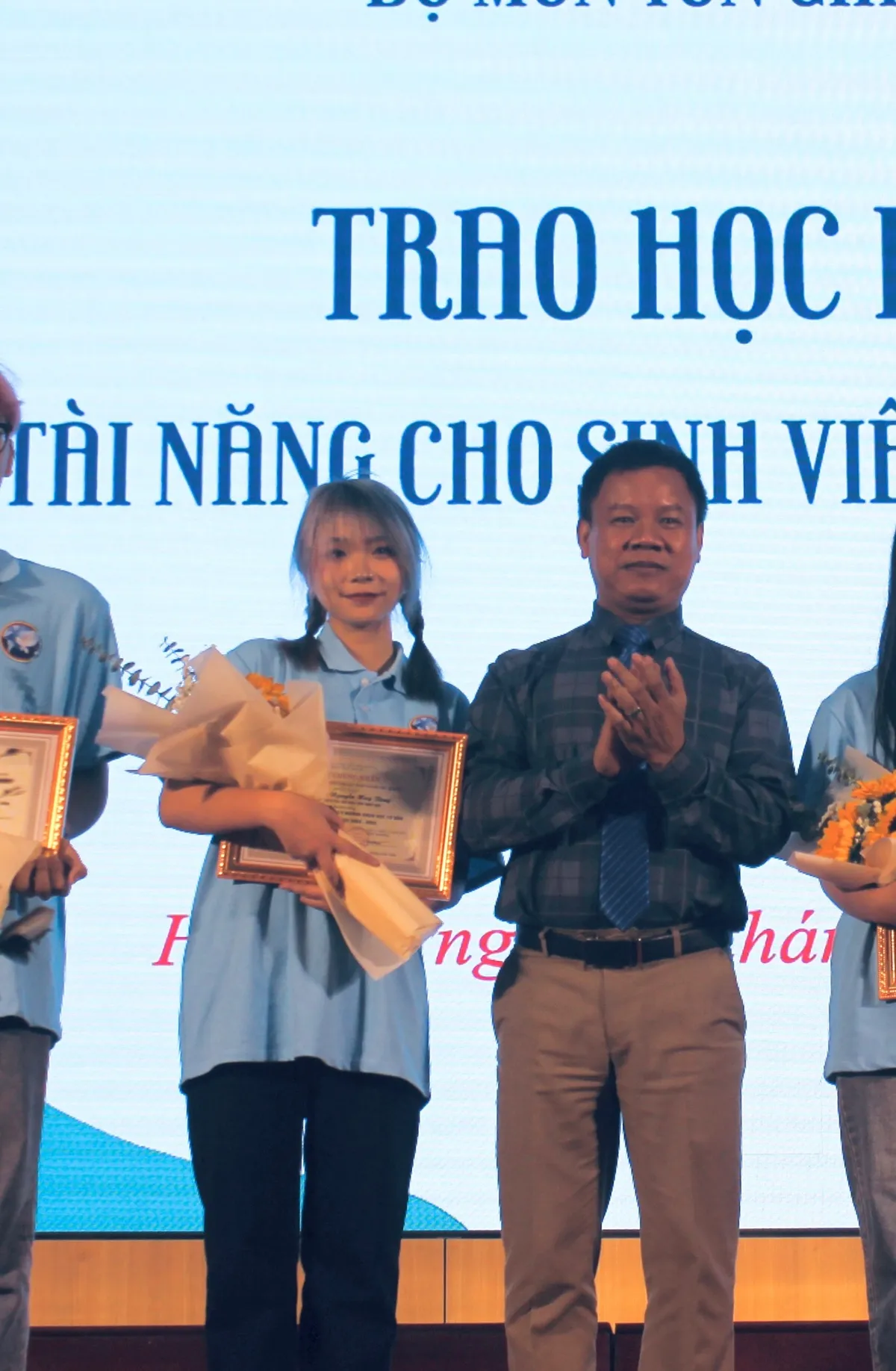 Học song ngành: Tăng lợi thế nghề nghiệp, thêm áp lực học tập- Ảnh 1.