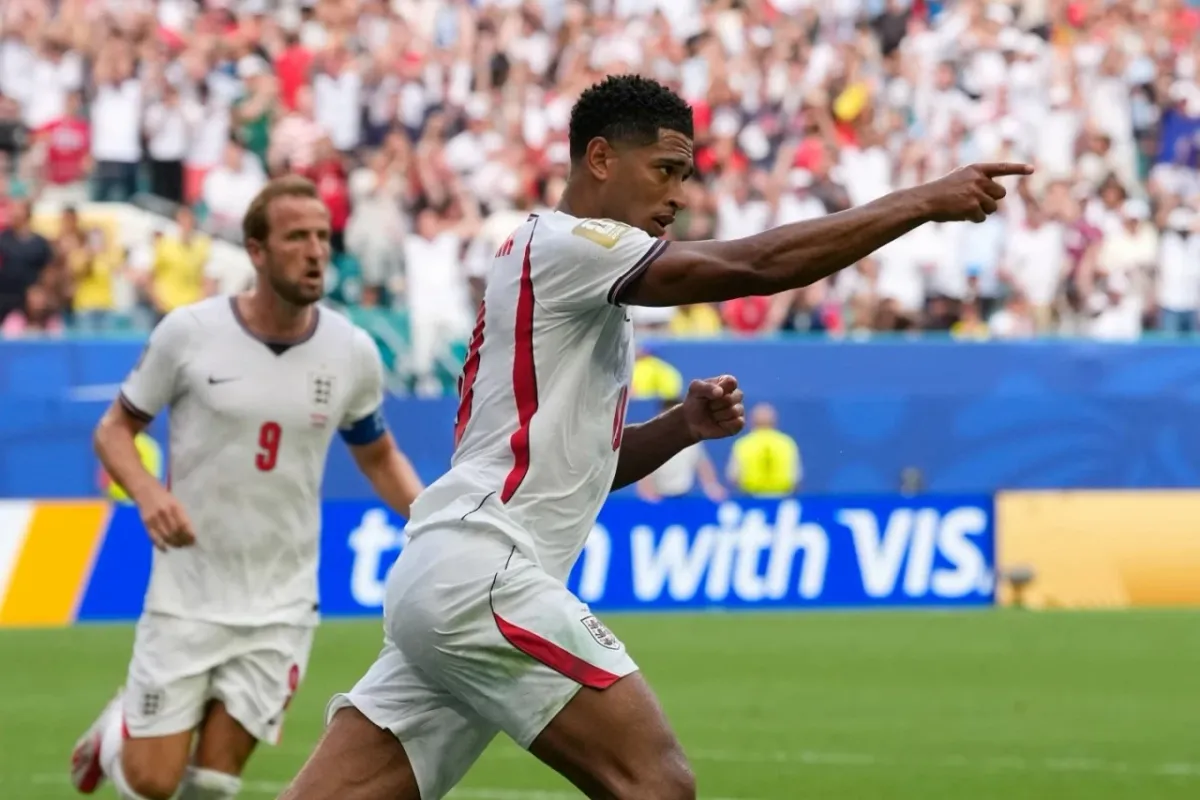 Jude Bellingham tỏa sáng rực rỡ, tuyển Anh lội ngược dòng nghẹt thở giành vé vào bán kết World Cup- Ảnh 1. Jude Bellingham tỏa sáng rực rỡ, tuyển Anh lội ngược dòng nghẹt thở giành vé vào bán kết World Cup- Ảnh 1.