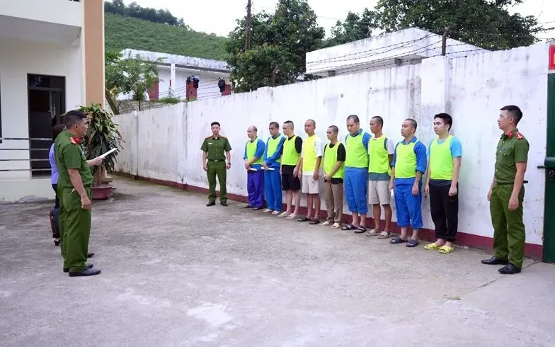 Triệt phá đường dây cá độ bóng đá 850 tỷ đồng núp bóng phát lậu World Cup 2026- Ảnh 1. Triệt phá đường dây cá độ bóng đá 850 tỷ đồng núp bóng phát lậu World Cup 2026- Ảnh 1.