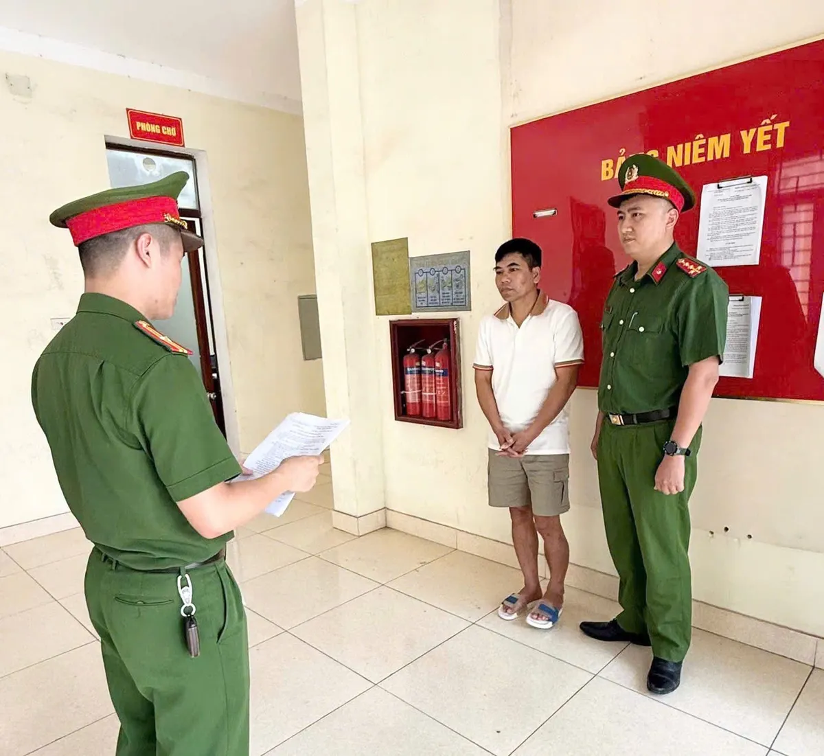 Khởi tố người đàn ông dùng mạng xã hội gây sức ép doanh nghiệp để chiếm đoạt hơn 120 triệu đồng- Ảnh 1. Khởi tố người đàn ông dùng mạng xã hội gây sức ép doanh nghiệp để chiếm đoạt hơn 120 triệu đồng- Ảnh 1.