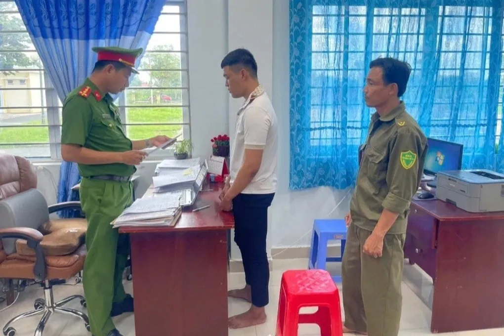 Khởi tố 28 thanh niên cầm dao, nẹt pô náo loạn khu dân cư vì mâu thuẫn cá nhân- Ảnh 1. Khởi tố 28 thanh niên cầm dao, nẹt pô náo loạn khu dân cư vì mâu thuẫn cá nhân- Ảnh 1.