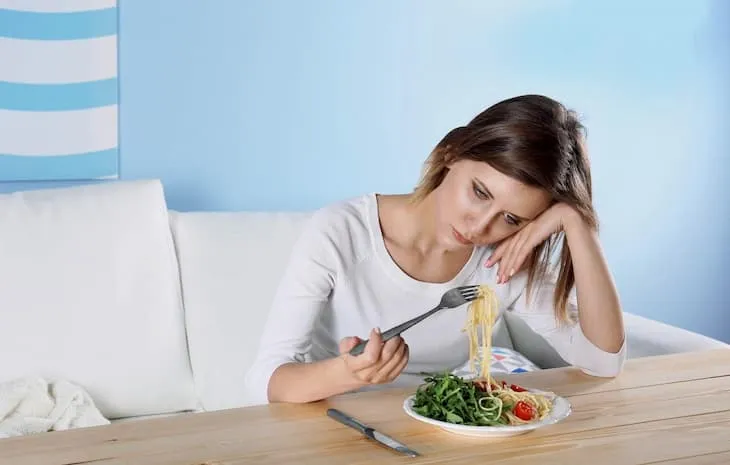 Vì sao trời nắng nóng khiến nhiều người chán ăn?- Ảnh 1. Vì sao trời nắng nóng khiến nhiều người chán ăn?- Ảnh 1.