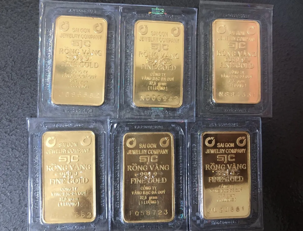 Giá vàng lao dốc trong tuần, người mua có thể lỗ gần 6 triệu đồng mỗi lượng- Ảnh 1. Giá vàng lao dốc trong tuần, người mua có thể lỗ gần 6 triệu đồng mỗi lượng- Ảnh 1.