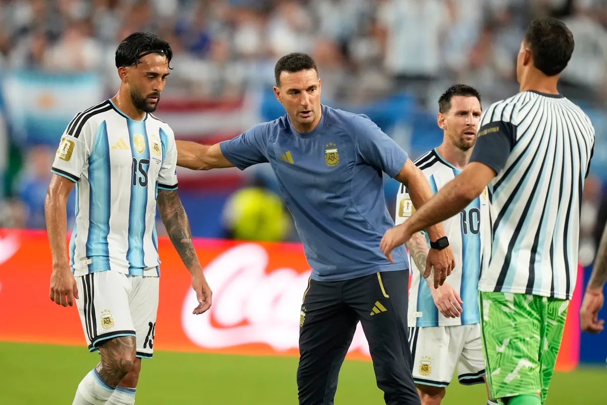 Bình luận FIFA World Cup 2026™: Đại chiến Anh - Argentina, màn đấu trí của hai bậc thầy chiến thuật - Ảnh 5.