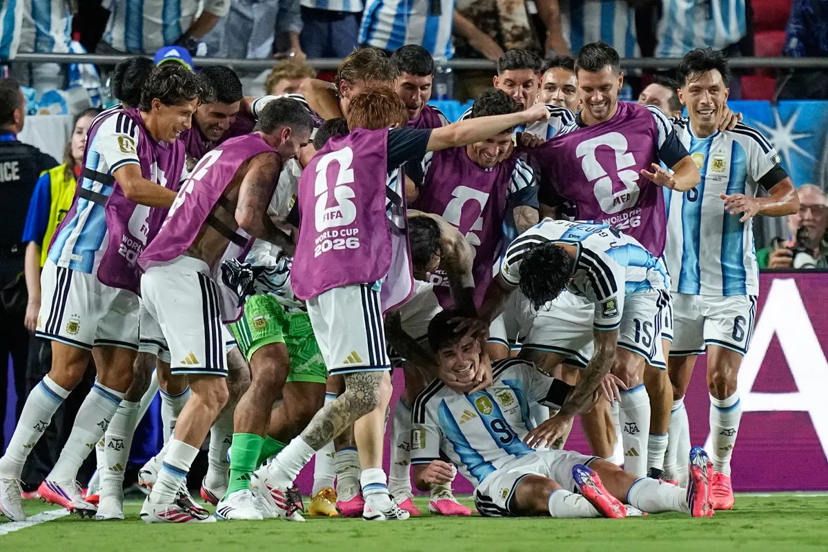 Bình luận FIFA World Cup 2026™: Argentina không chỉ có Messi - Ảnh 5.