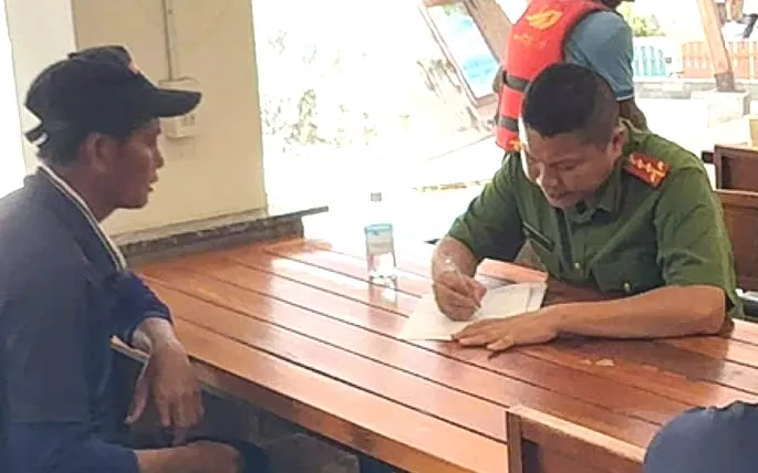 Cơ quan điều tra làm việc với các thuyền viên có liên quan đến vụ chìm ca nô tại Phú Quốc.