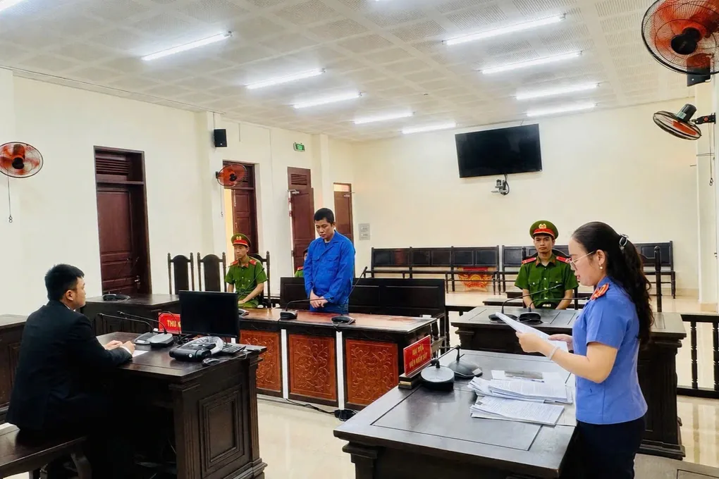Trước vành móng ngựa vì đánh đập, ép con nghỉ học bán vé số, người cha lĩnh án 3 năm tù- Ảnh 1. Trước vành móng ngựa vì đánh đập, ép con nghỉ học bán vé số, người cha lĩnh án 3 năm tù- Ảnh 1.