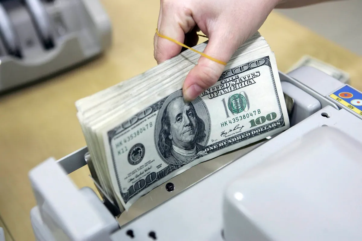 Tỷ gi&aacute; USD trong ng&acirc;n h&agrave;ng đồng loạt hạ nhiệt, tr&aacute;i chiều với tỷ gi&aacute; trung t&acirc;m- Ảnh 1.