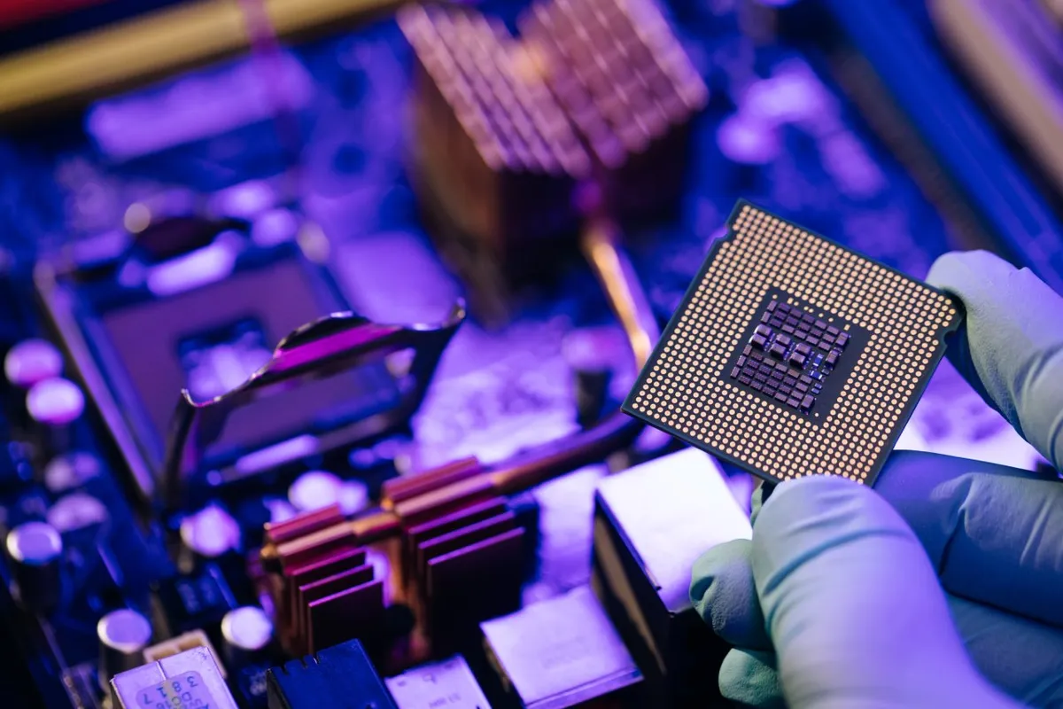 BofA: Cơn sốt AI đang l&agrave;m thay đổi d&ograve;ng tiền của ng&agrave;nh c&ocirc;ng nghệ, h&atilde;ng chip hưởng lợi lớn nhất- Ảnh 1.