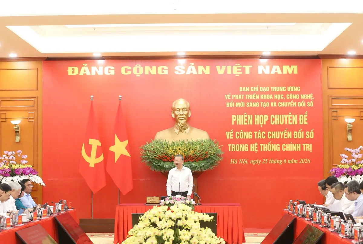 Đẩy mạnh chuyển đổi số phục vụ vận hành hệ thống chính trị và chính quyền 3 cấp đồng bộ, thông suốt, hiệu quả - Ảnh 1.